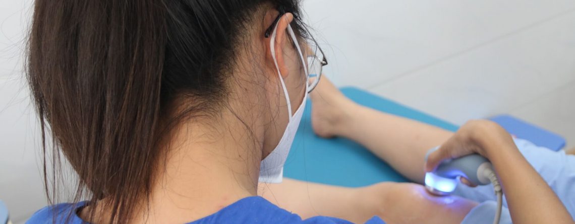 Máy siêu âm điều trị trong vật lý trị liệu